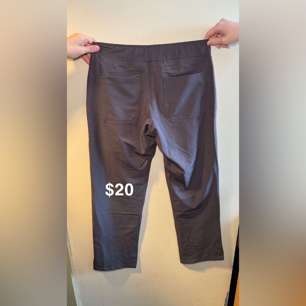 Xs kalea top, xs kalea bottoms in dark grey. In great condition, only worn once